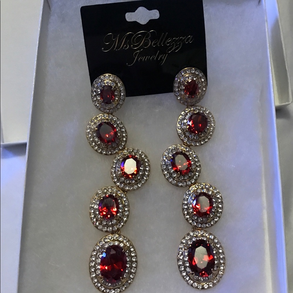 ❤️Beautiful Ruby Red Earrings❤️ - Picture 2 of 3